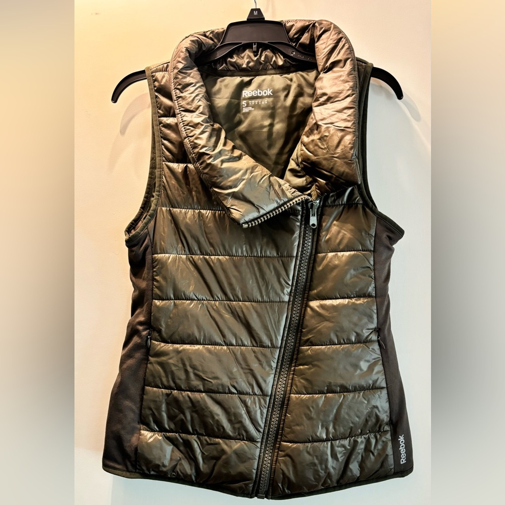 Reebok vest